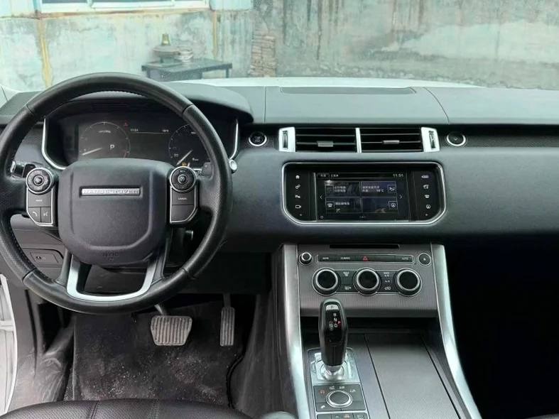 路虎揽胜运动 后面外观二