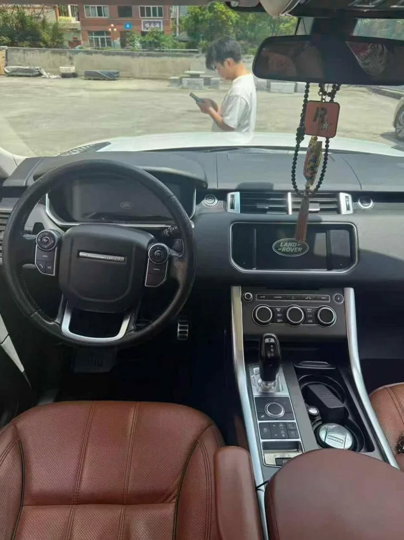 路虎揽胜运动 后面外观三