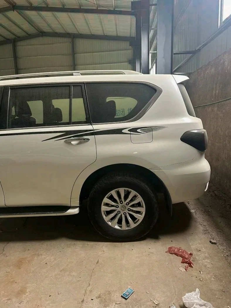 日产途乐 正面外观三