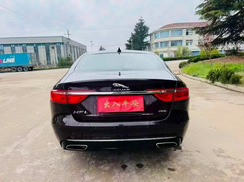 捷豹XFL 内饰后排