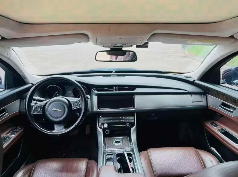 捷豹XFL 后面外观三