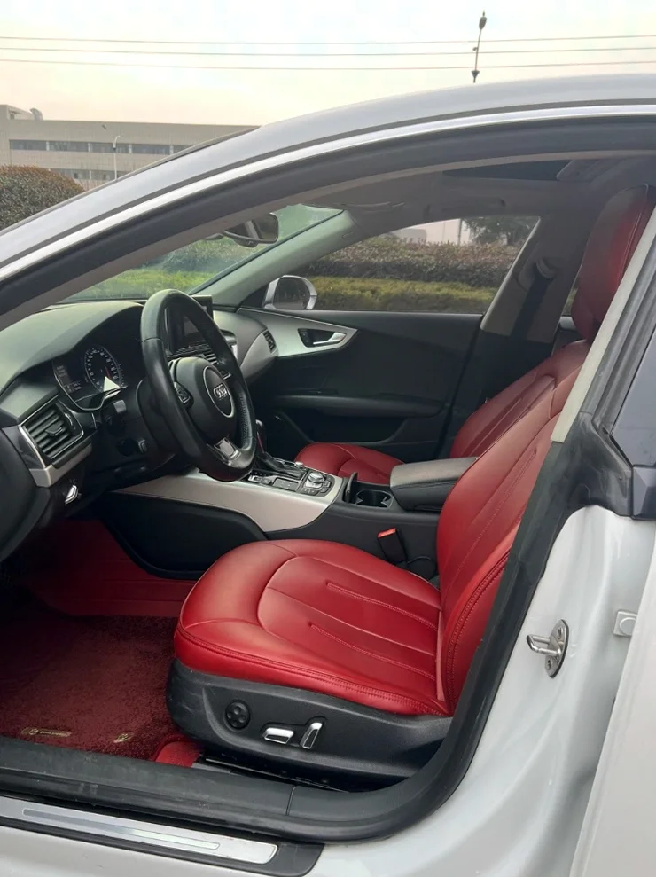 奥迪A7L 后面外观一