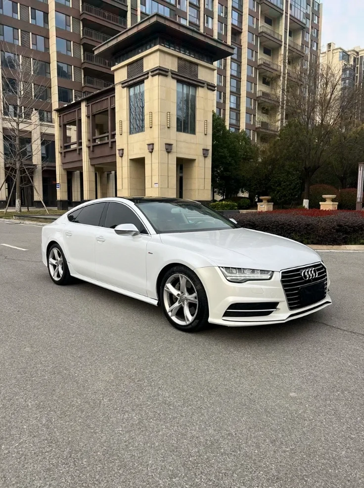 奥迪A7L 正面外观三