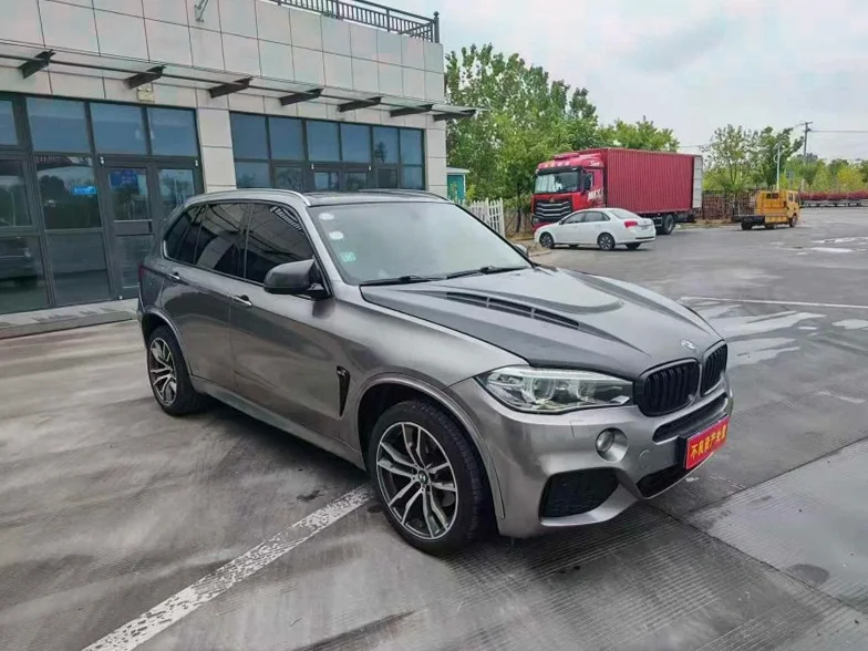 宝马X5 正面外观二