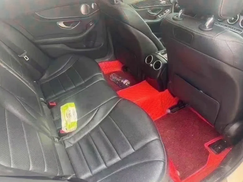 奔驰C 内饰前排