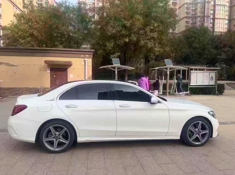 奔驰C 后面外观二