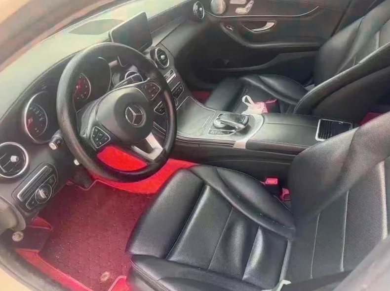 奔驰C 内饰后排