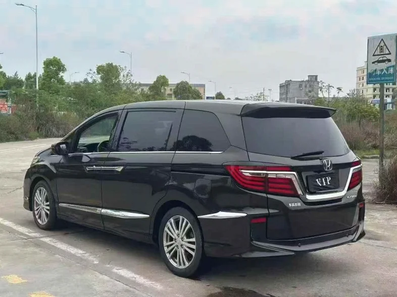 本田艾力绅 内饰前排