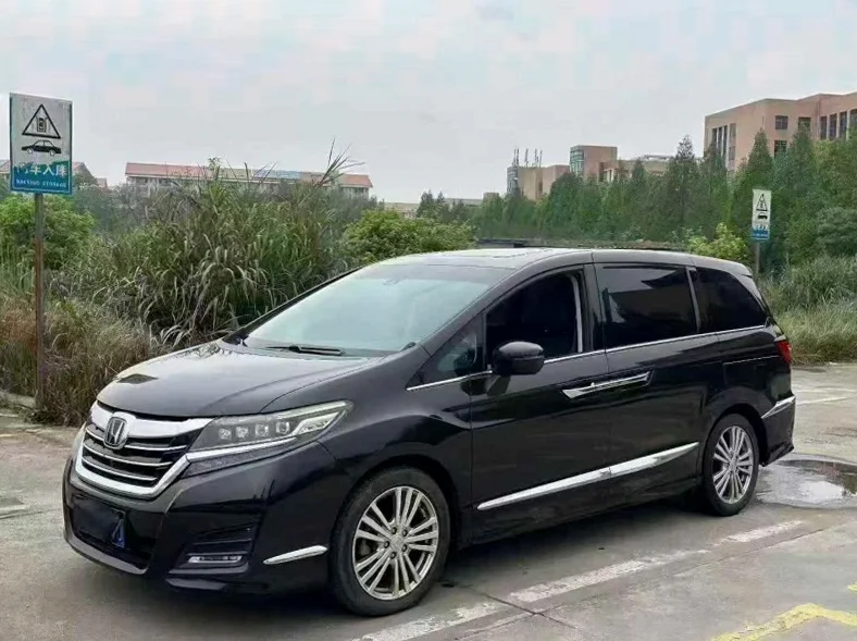 本田艾力绅 正面外观三