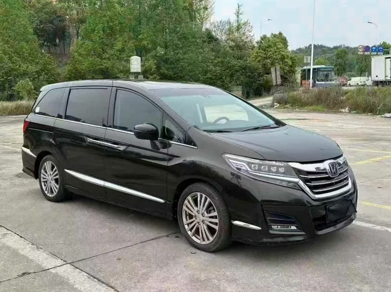 本田艾力绅 正面外观二