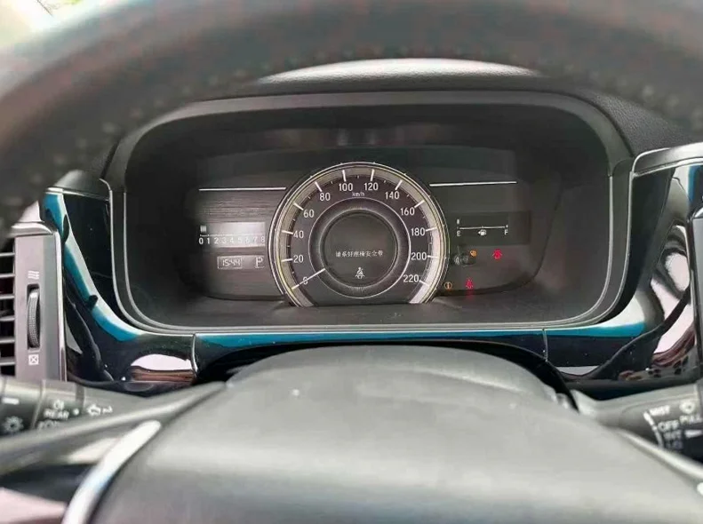 本田艾力绅 后面外观一