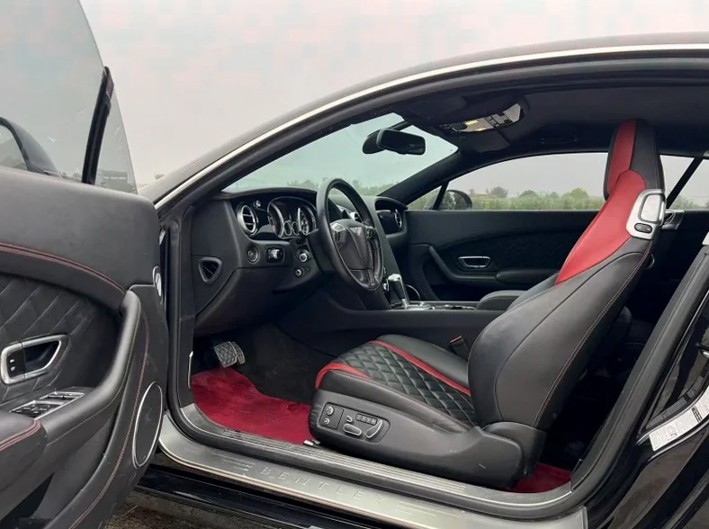 宾利欧陆 内饰前排