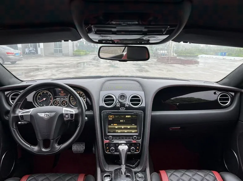 宾利欧陆 内饰后排