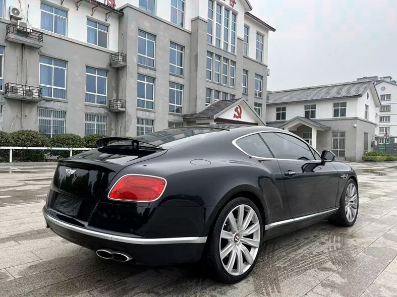 宾利欧陆 驾驶室