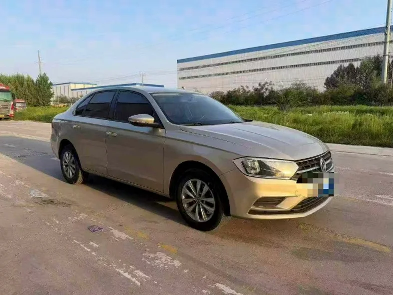 大众宝来 正面外观二