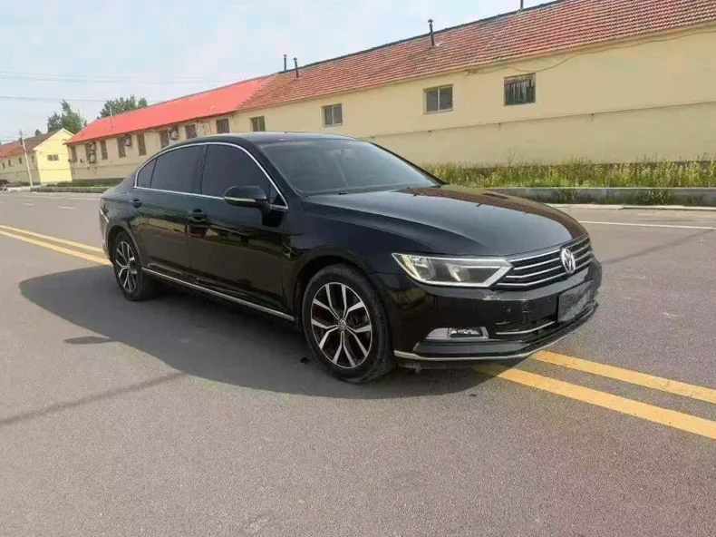 大众迈腾 正面外观二