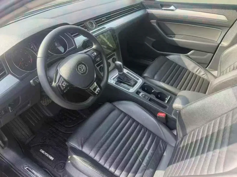 大众迈腾 后面外观一