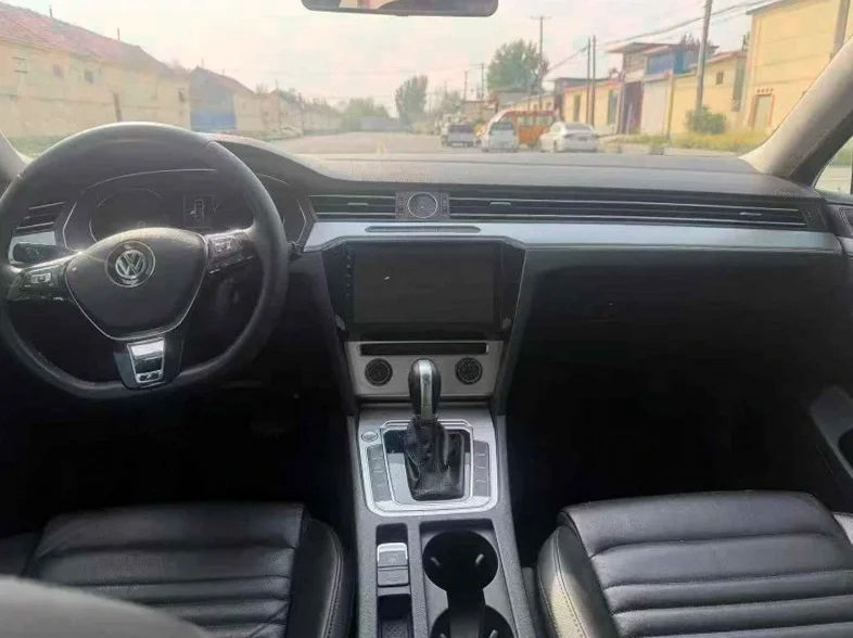 大众迈腾 后面外观三