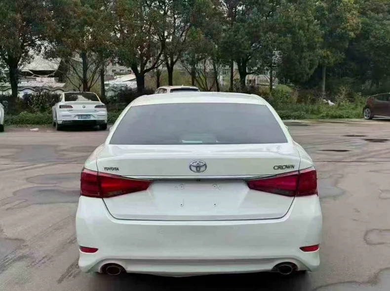 丰田皇冠 驾驶室