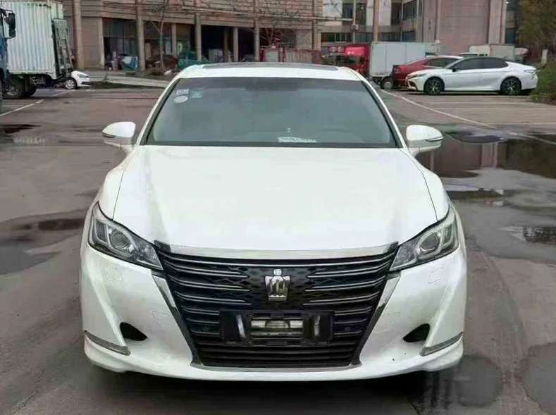 18年丰田皇冠2.0T