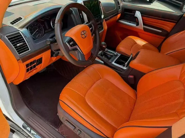 丰田兰德酷路泽 后面外观二