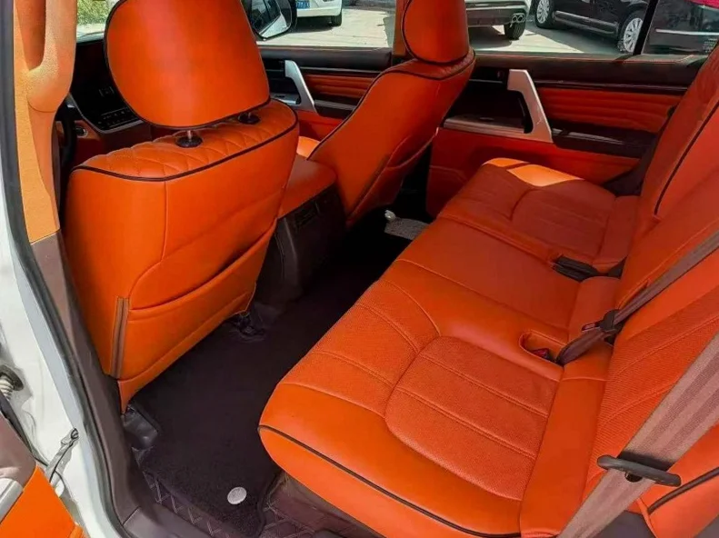 丰田兰德酷路泽 后面外观三