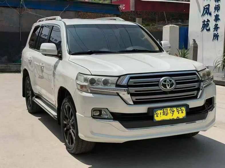 丰田兰德酷路泽 正面外观二