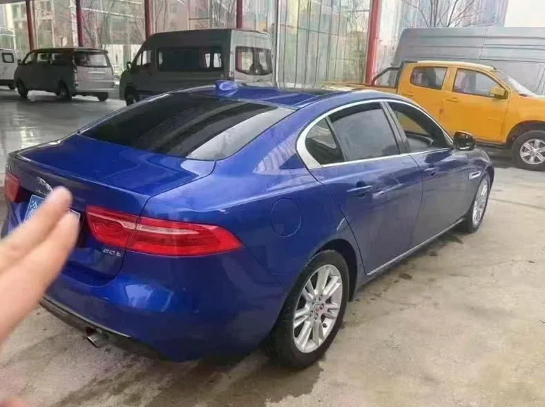 捷豹XEL 内饰前排