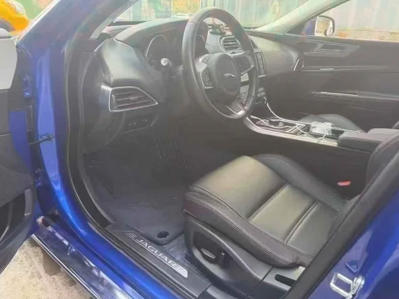 捷豹XEL 后面外观一