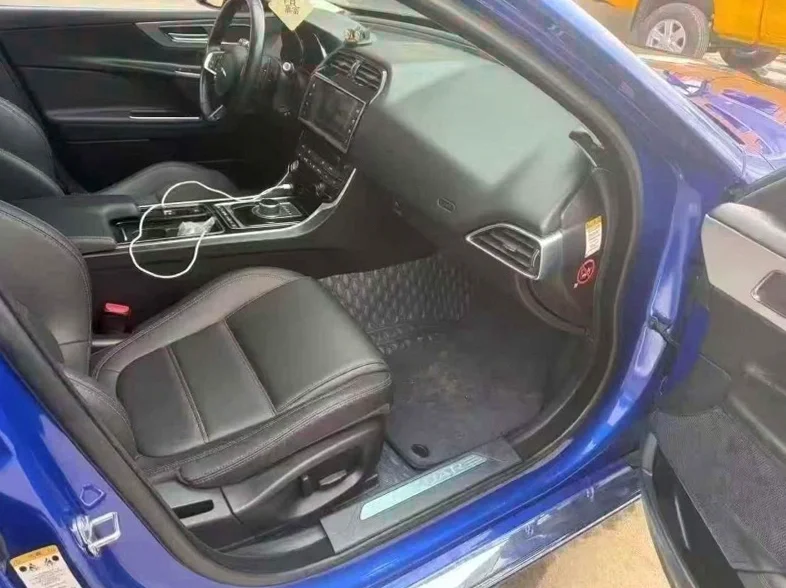 捷豹XEL 内饰后排