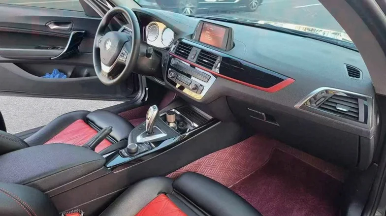 宝马2系 后面外观一