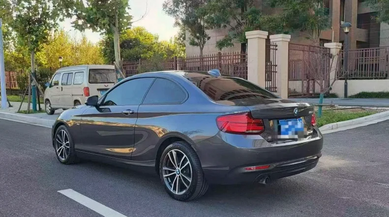 宝马2系 内饰后排