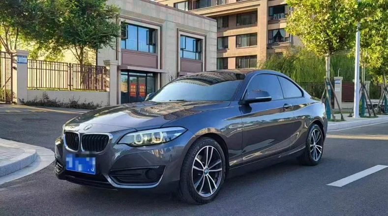 宝马2系 正面外观二