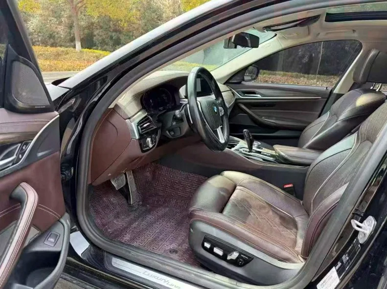 宝马5系 后面外观二