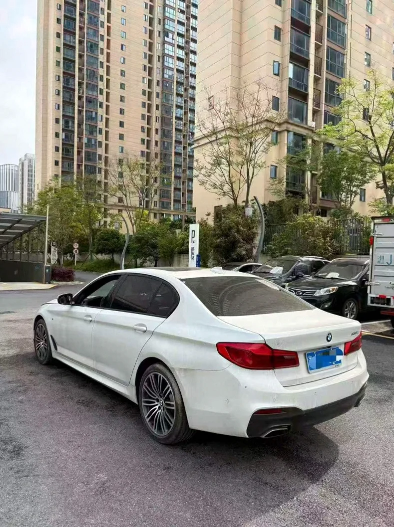 宝马5系 内饰后排