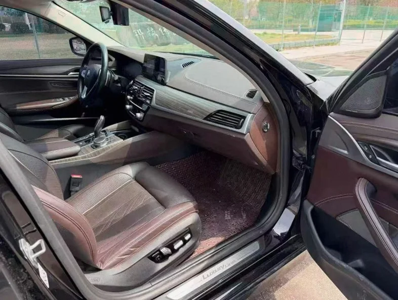 宝马5系 后面外观三