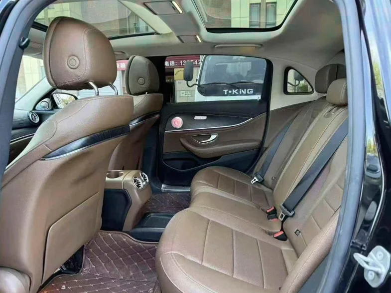 奔驰E 后面外观二