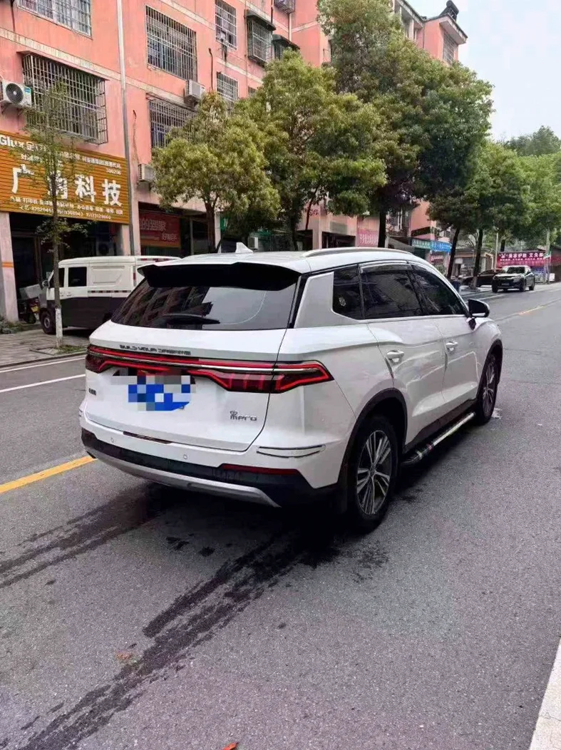 比亚迪宋 内饰前排