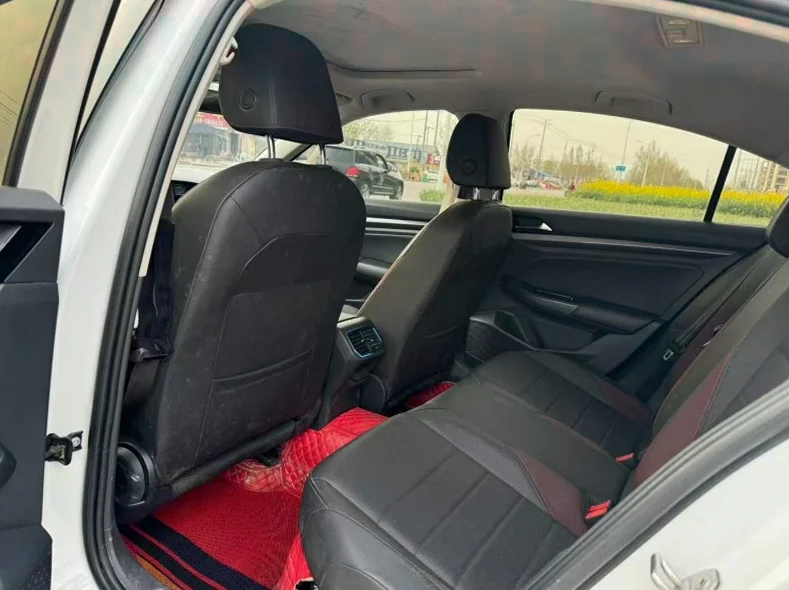 大众宝来 后面外观一