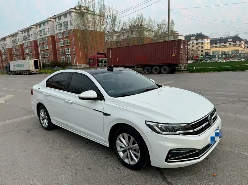 大众宝来 正面外观二