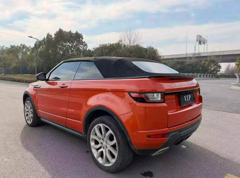 路虎极光 内饰后排