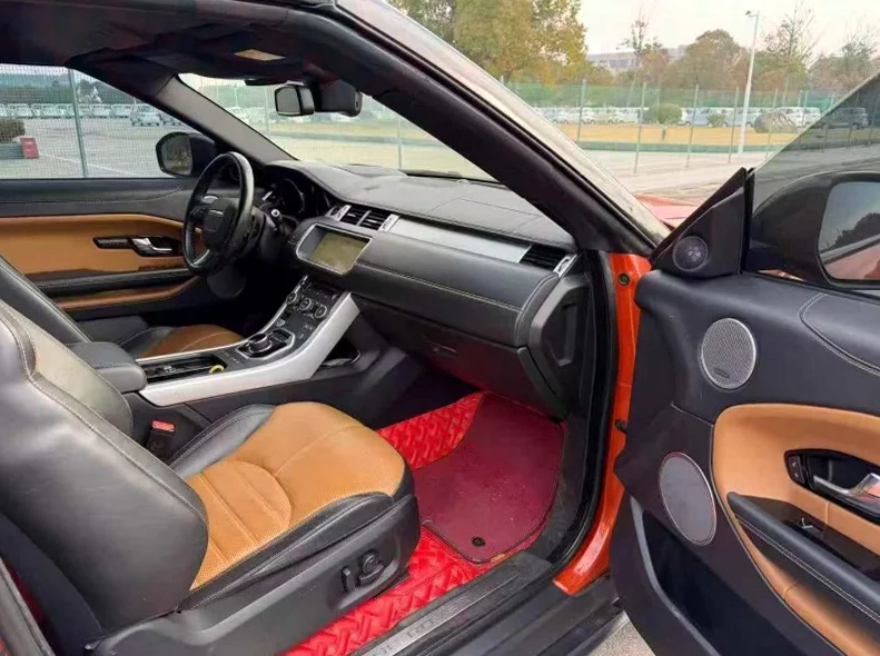 路虎极光 内饰前排