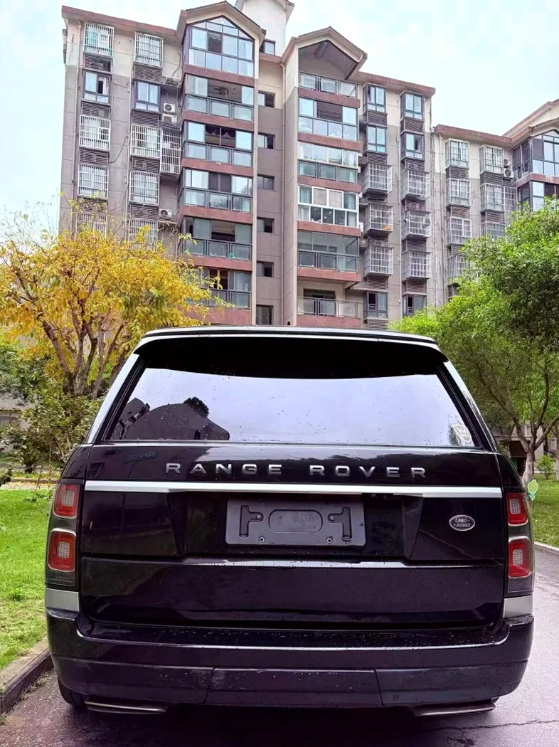 路虎揽胜行政 驾驶室