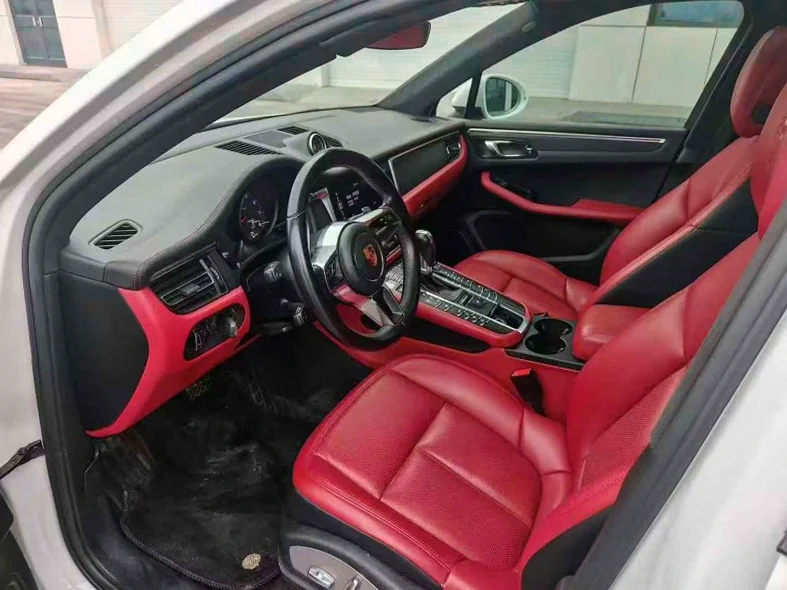 保时捷Macan 后面外观一