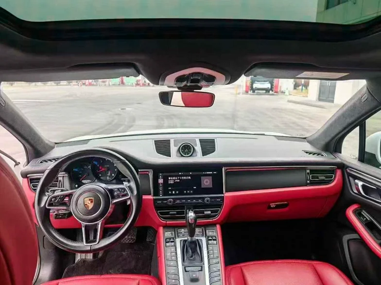 保时捷Macan 后面外观三