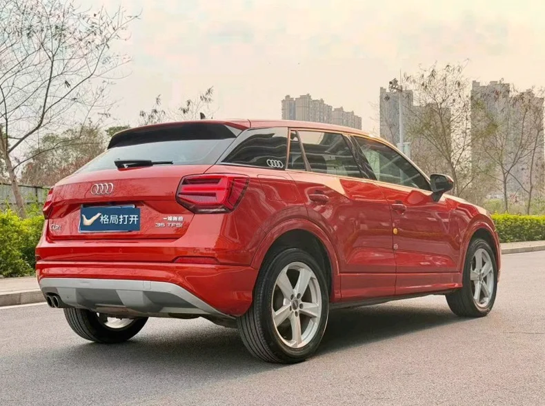 奥迪Q2 后面外观一