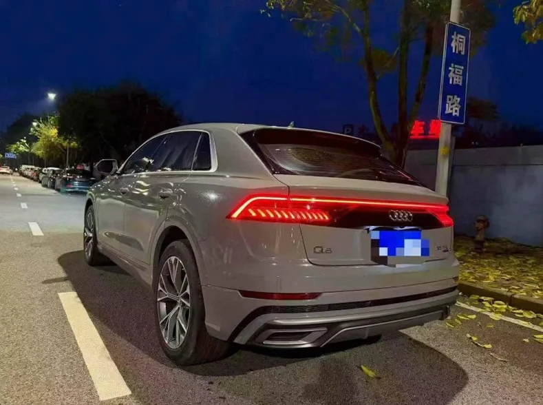 奥迪Q8 内饰后排