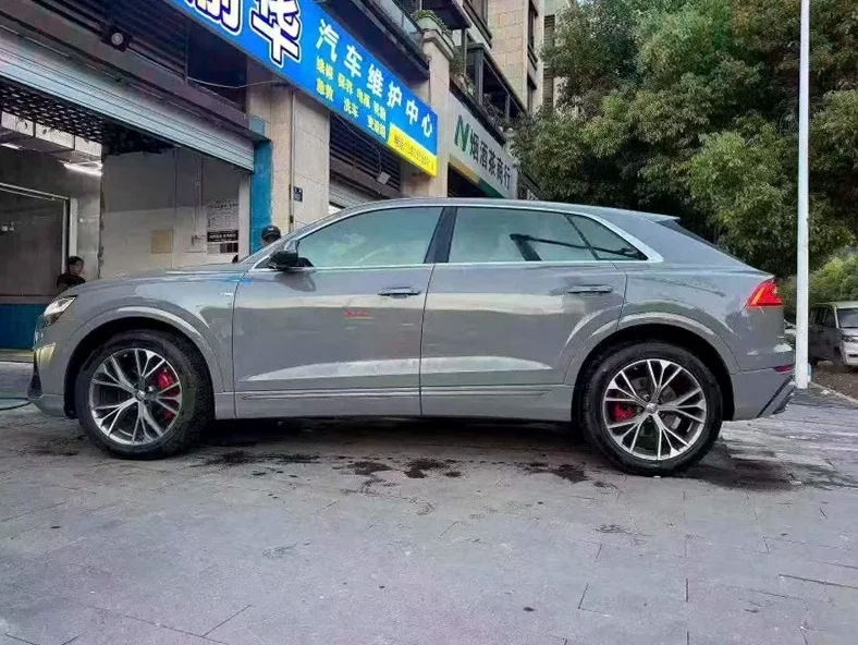 奥迪Q8 正面外观二