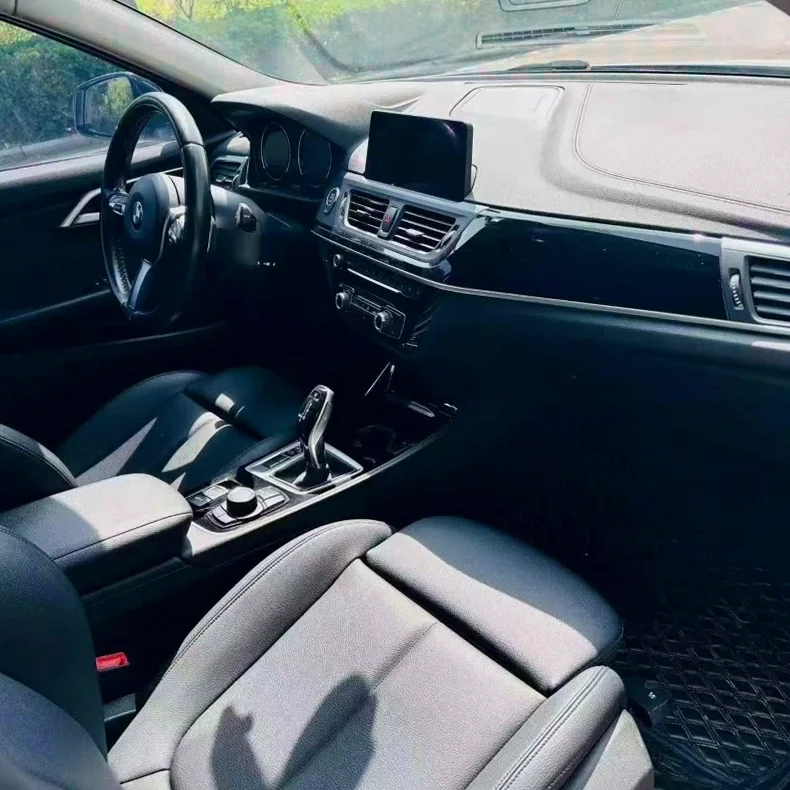 宝马1系 内饰前排