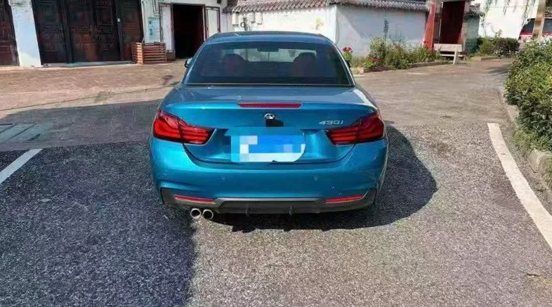 宝马4系 内饰后排